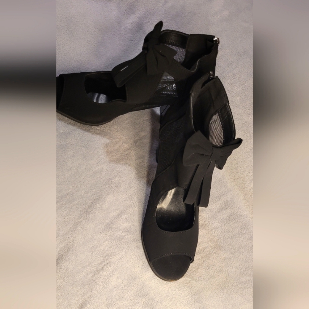 TINSTREE Elegant Black Women's Ankle Booties With Front Bow & Mesh Sides Size 10